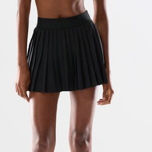 🐞ARITZIA - Golden Black Pleated mini Skirt